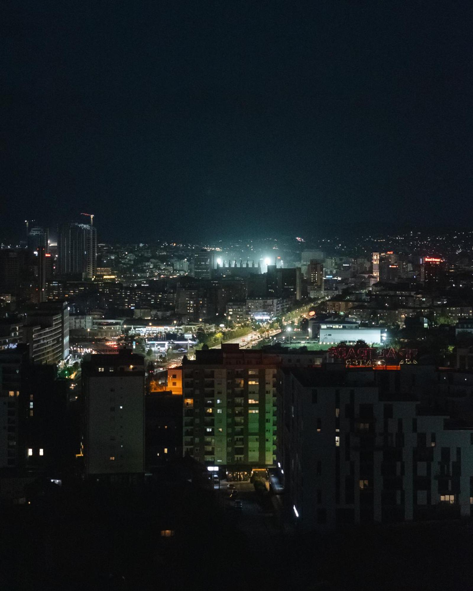 Etern Apart Hotel 프리슈티나 외부 사진